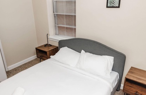 St. Louis Apartment | Cozy Retreat Near Mercy Hospital & SLUH