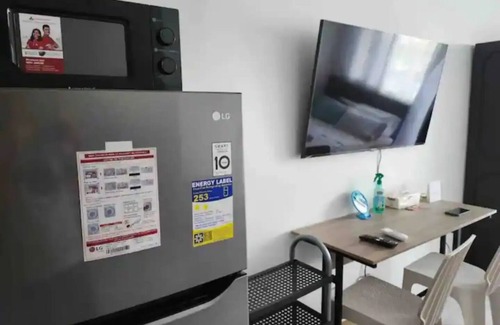 Las Pinas Apartment | Cozy Retreat