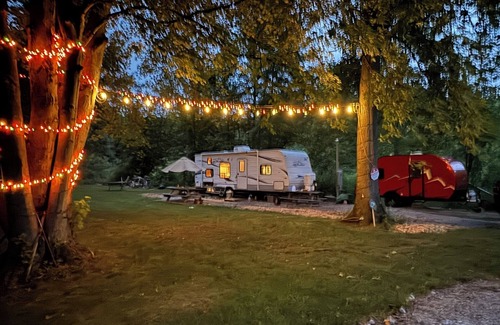 Burton House | Cozy Riverside 2-bedroom RV in Charming Burton Ohio