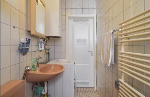 Heslach House | Cozy Room in Stuttgart near Center with shared Bathroom and Kitchen