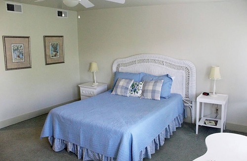 Louisiana Bed & Breakfast | Cozy room located in historic downtown with a 5 minute walk to the riverfront!