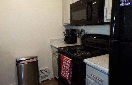 West University Condo | Cozy Room Near U of A Campus