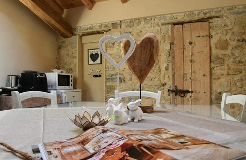 Gardone Riviera House | Cozy rooms inside a renovated farmhouse/shared pool