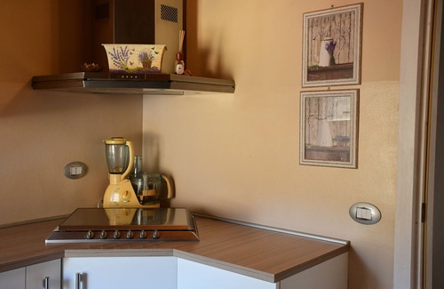 Gardone Riviera House | Cozy rooms inside a renovated farmhouse/shared pool