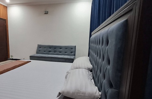 G-7 Sector Bed & Breakfast | Cozy Rooms Near ISB Airport Located in Sector F-15/2