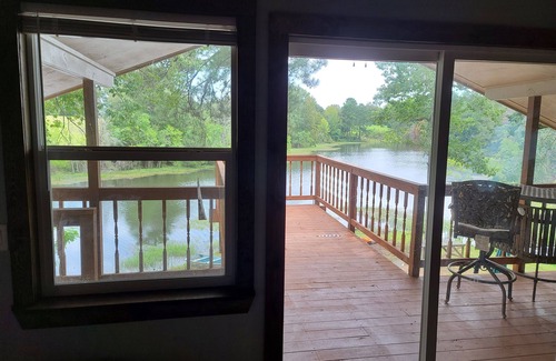 Rusk Cabin | Cozy rustic cabin on two fishing ponds in tranquil Rusk, TX