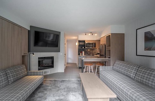 Lake Louise Condo | Cozy Rustic Condo in a Great Lake Louise Location!