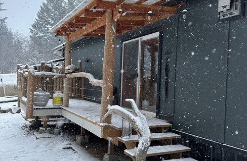 Courtenay Apartment | Cozy Rustic Suite (pet-friendly)on a 5 acre farm in the beautiful Comox Valley.