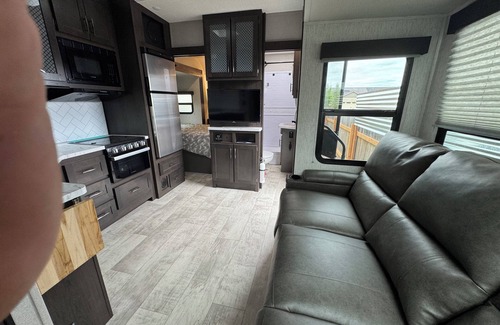 West Stayton House | Cozy RV in Pleasant Stayton with AC/heat