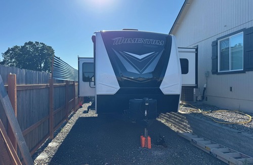 West Stayton House | Cozy RV in Pleasant Stayton with AC/heat