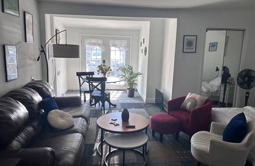 Broadmoor Apartment | Cozy, safe, centrally located studio