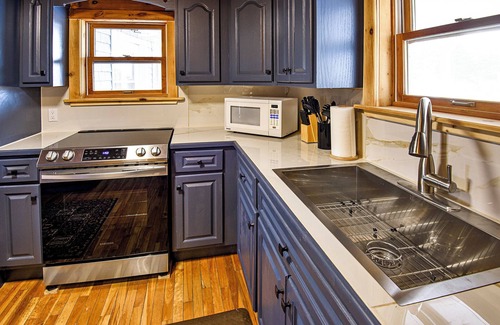 Guysborough County House | Cozy Seaside 3 Bedroom Cottage in Cole Harbour Village in Guysborough County