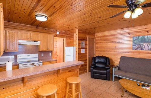 Mountainburg Cabin | Cozy Secluded Cabin with a Hot Tub