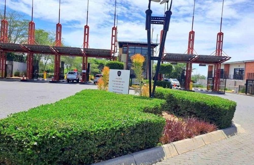 Greater Johannesburg Metropolitan Area Apartment | Cozy Self Catering Apartment with Golf Course Views, Jackal Creek Golf Estate