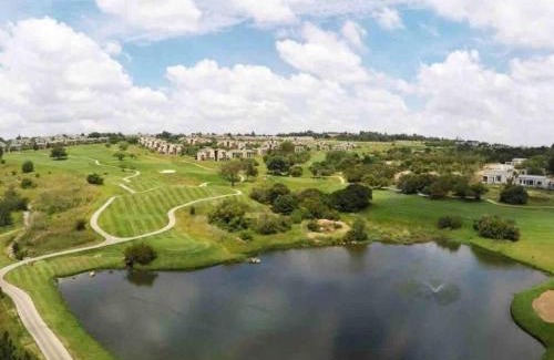 Greater Johannesburg Metropolitan Area Apartment | Cozy Self Catering Apartment with Golf Course Views, Jackal Creek Golf Estate