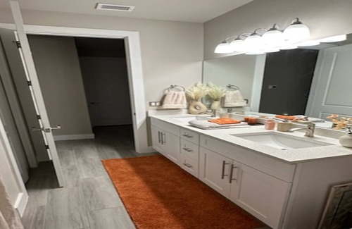 Jacarandas House | COZY SHARED HOUSE: PRIVATE 1 BEDROOM, 1 BATH, OFFICE/STUDY-WEEKLEY STAYS WELCOME