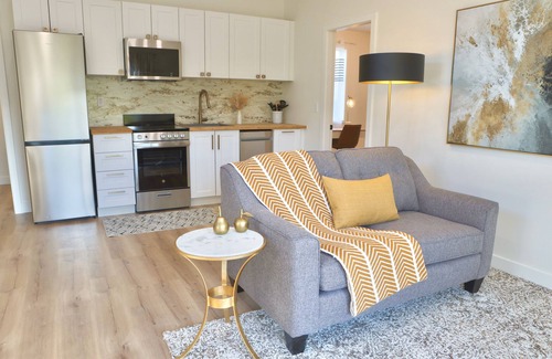 Shawnigan Lake Villa | Cozy Shawnigan Lake Carriage House