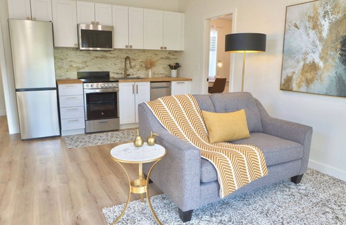 Shawnigan Lake Villa | Cozy Shawnigan Lake Carriage House