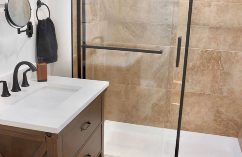 Shawnigan Lake Villa | Cozy Shawnigan Lake Carriage House