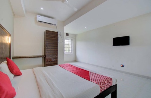 Kumbakonam Hotel | Cozy & Simple decorated Classic room in Kumbakonam