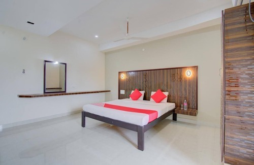 Kumbakonam Hotel | Cozy & Simple decorated Classic room in Kumbakonam