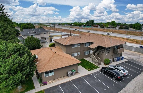 Franklin - Randolph Apartment | Cozy Single Level Boise Home- dogs welcome!