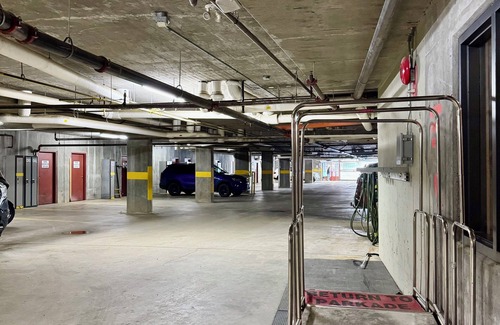 Courtenay House | Cozy Ski-In/Ski-Out on Mt. Washington w/Hot Tub & Underground Parking