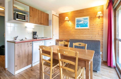 Vaulnaveys-le-Haut Apartment | Cozy Ski Retreat in Chamrousse