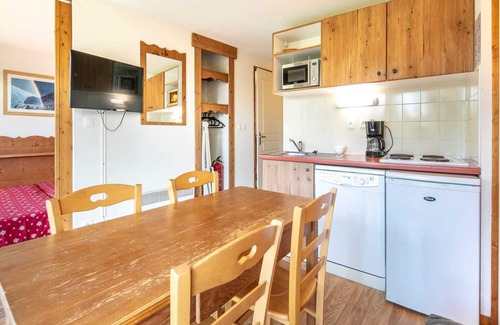 Vaulnaveys-le-Haut Apartment | Cozy Ski Retreat in Chamrousse