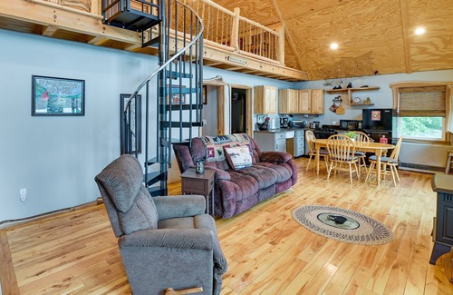 Washington County Cabin | Cozy South Bay Cabin w/Lake & Mountain Views