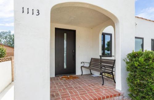 Burbank Apartment | Cozy Spanish Duplex Near Studios