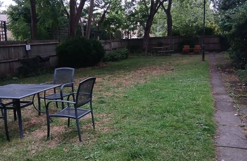 Vassall Apartment | Cozy stay with garden view