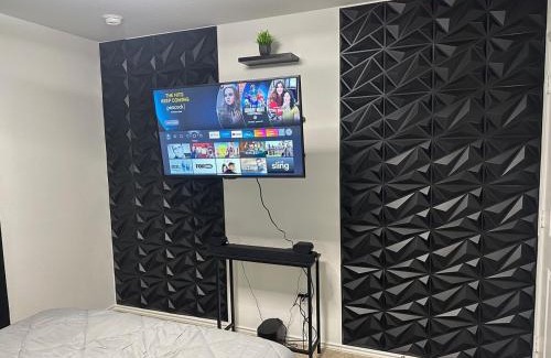 Kyle House | Cozy Stay with Pool Relax with Easy Access to Highway