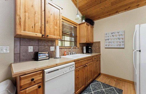 Reeds Spring Cabin | Cozy Stonebridge Cabin, near Silver Dollar City