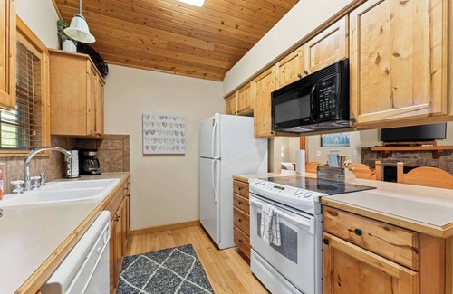 Reeds Spring Cabin | Cozy Stonebridge Cabin, near Silver Dollar City