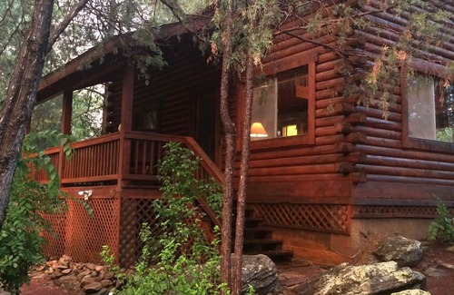 Whispering Pines Cabin | Cozy streamfront cabin nestled in the pines