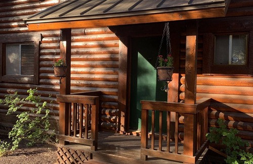 Whispering Pines Cabin | Cozy streamfront cabin nestled in the pines