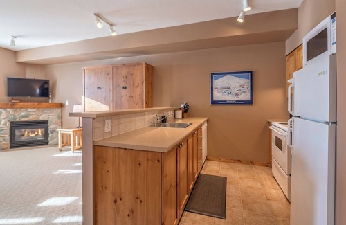 Silver Star Mountain Condo | Cozy studio condo at Creekside - pet friendly, easy ski-in/out - pet friendly!