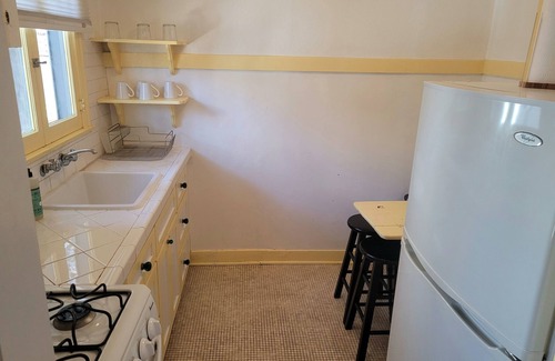 Hollywood Apartment | Cozy Studio Apartment in Hollywood!