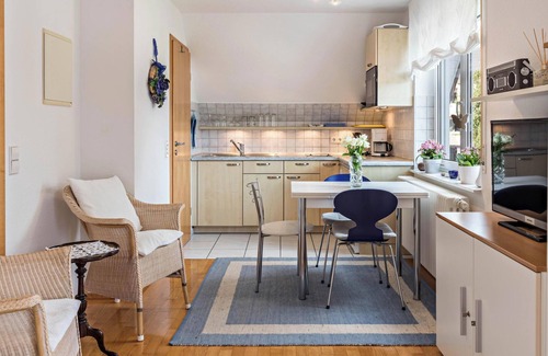 Radolfzell am Bodensee Apartment | Cozy Studio Apartment "Ingrid Heyes" with 3 DTV stars, Wi-Fi & Terrace