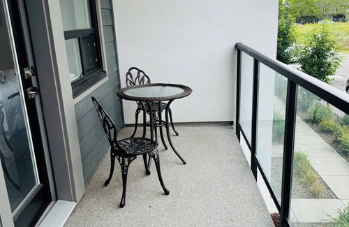 Vernon Condo | Cozy studio apartment seconds to Okanagan Lake!