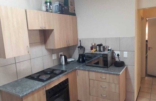 Greater Johannesburg Metropolitan Area Apartment | Cozy studio apartment