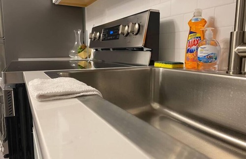 Tampa Heights Apartment | Cozy Studio Bungalow Walk to Armature and Downtown