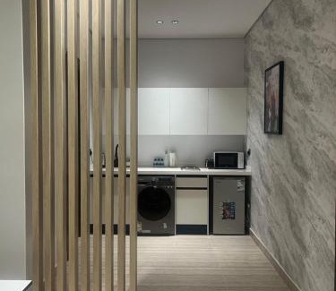 Qurtubah Apartment | Cozy Studio Business & Leisure!