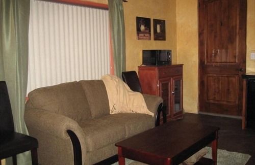 East Mesa House | Cozy Studio Close to Hiking, Lake, Nature