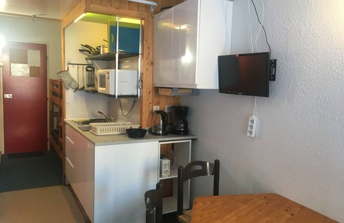 Arc-1800 Apartment | Cozy Studio for 3 · Near Slopes · Balcony · Free WIFI