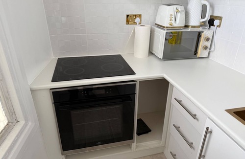 Selhurst Apartment | Cozy Studio in Croydon City Center