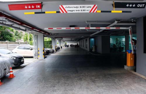 Chang Phueak Apartment | Cozy Studio in Jed Yod Nimman Steps to Convenience Store