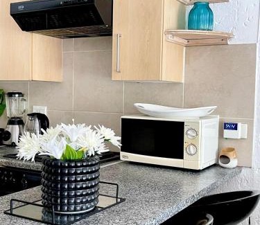 Lone Hill Apartment | Cozy Studio in Sandton, Work, Relax & Recharge
