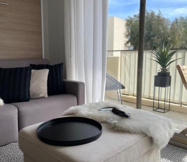 Cap-d'Antibes Apartment | Cozy studio on the beach